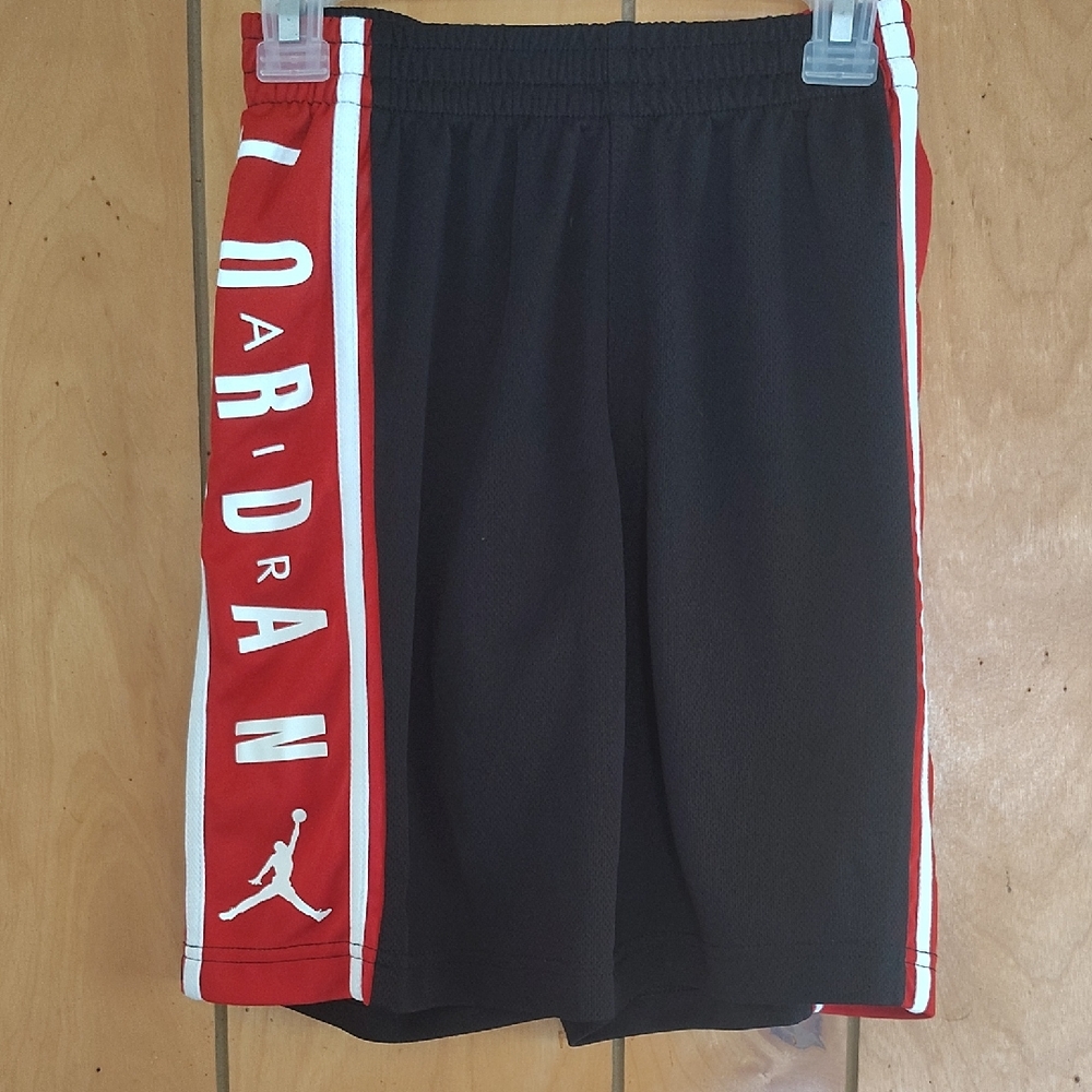 BOYS BUNDLE NAME BRAND ATHLETIC SHORTS SIZE SMALL 7/8